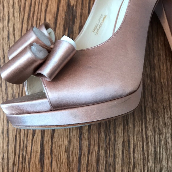 Vera Wang Lavender Heels - Picture 7 of 14